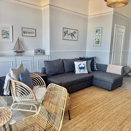 Апартаменты A View Of The Bay- Panoramic Sea Views- Sleeps 4 Westgate-on-Sea Экстерьер фото