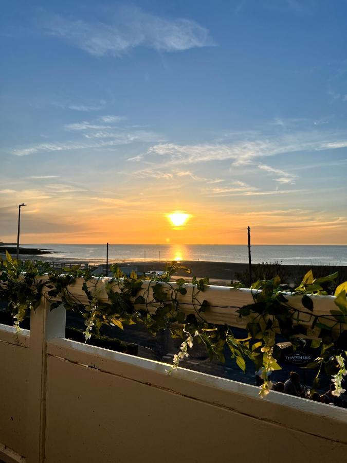 Апартаменты A View Of The Bay- Panoramic Sea Views- Sleeps 4 Westgate-on-Sea Экстерьер фото