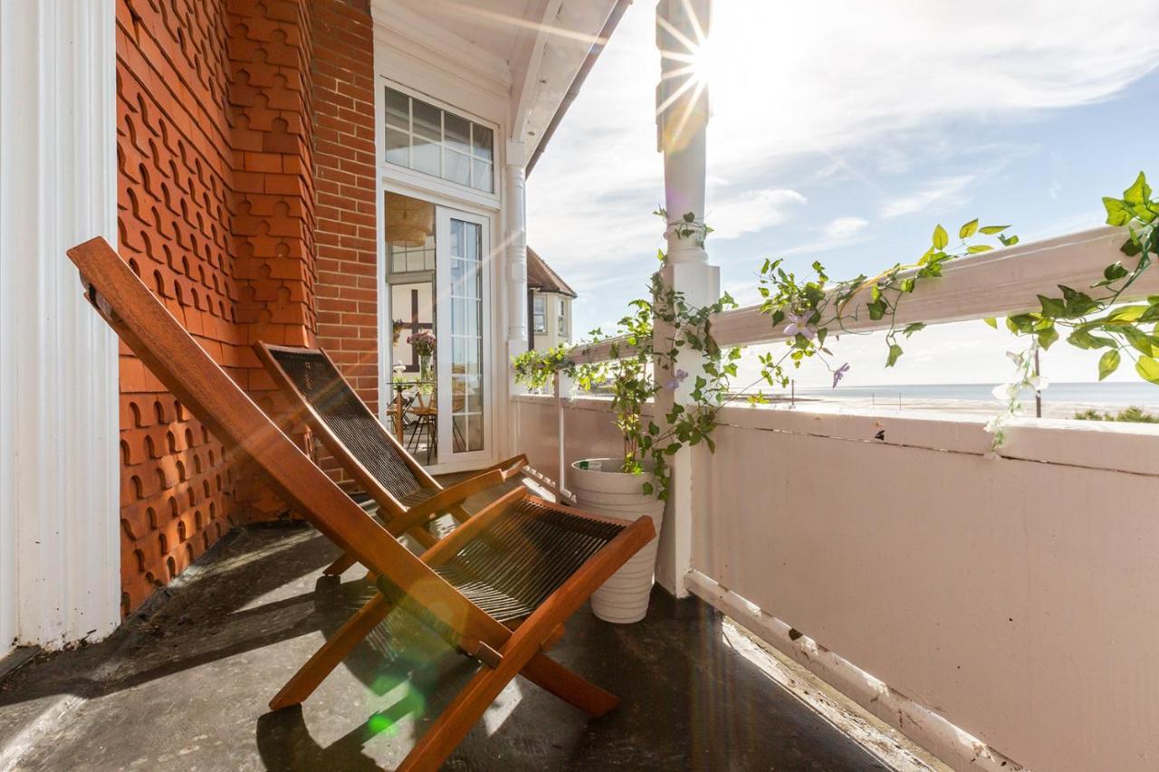 Апартаменты A View Of The Bay- Panoramic Sea Views- Sleeps 4 Westgate-on-Sea Экстерьер фото