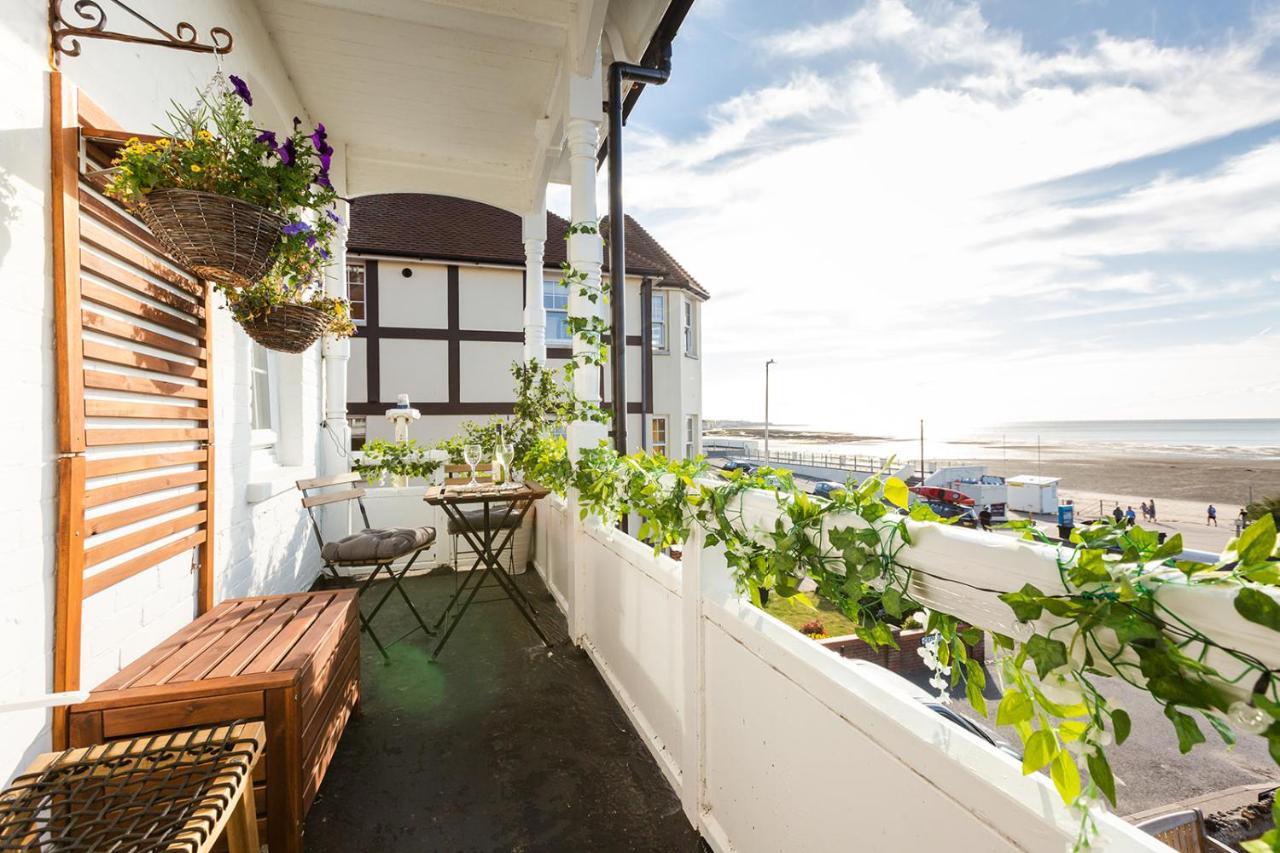 Апартаменты A View Of The Bay- Panoramic Sea Views- Sleeps 4 Westgate-on-Sea Экстерьер фото
