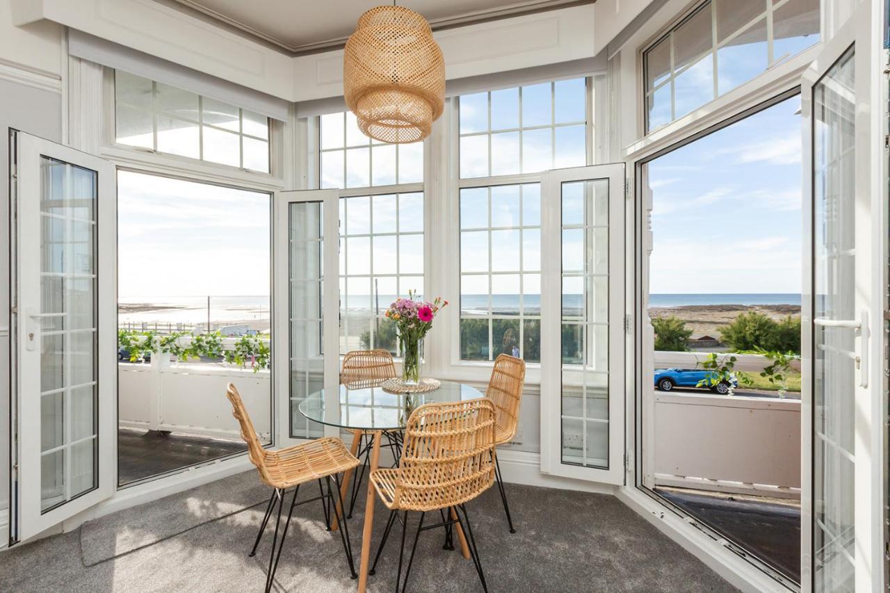 Апартаменты A View Of The Bay- Panoramic Sea Views- Sleeps 4 Westgate-on-Sea Экстерьер фото